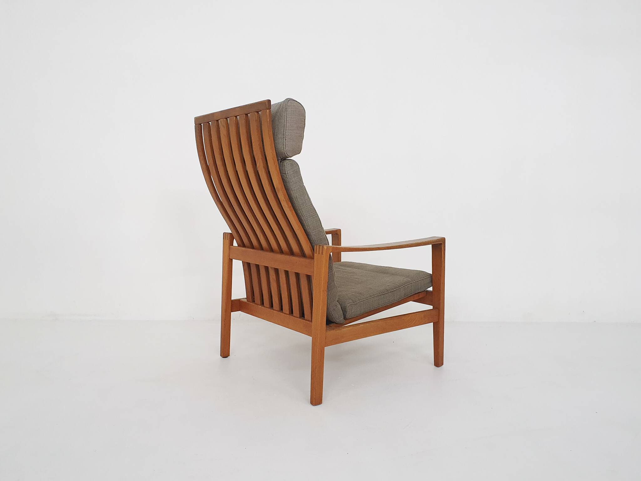 Mid-century oak high back lounge chair by Hartmut Lohmeyer for Wilkhahn, Germany 1960's
