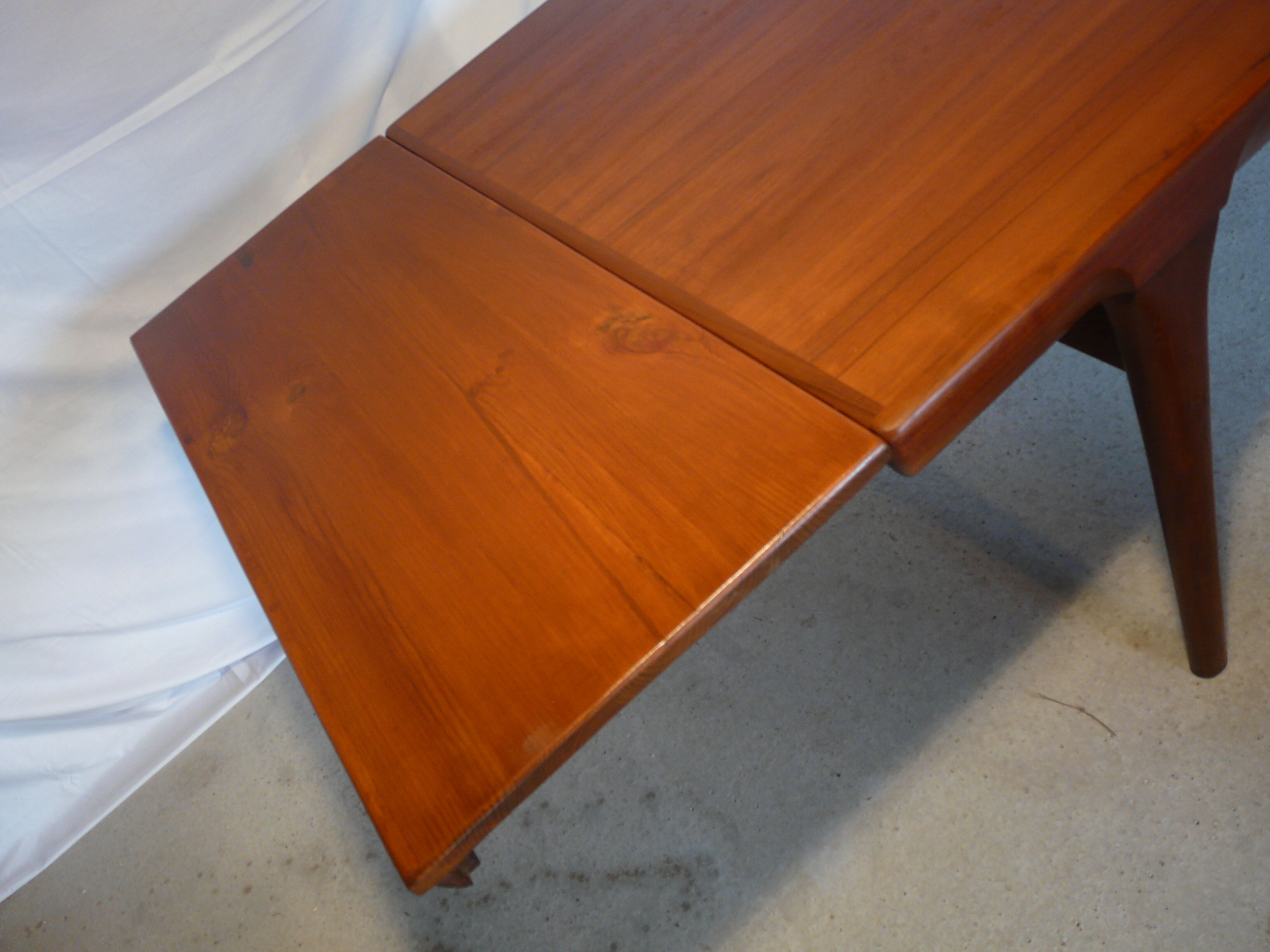 Scandinavian extendable rectangular table IB Kofod Larsen