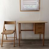 Desk 3 vintage drawers and its chair