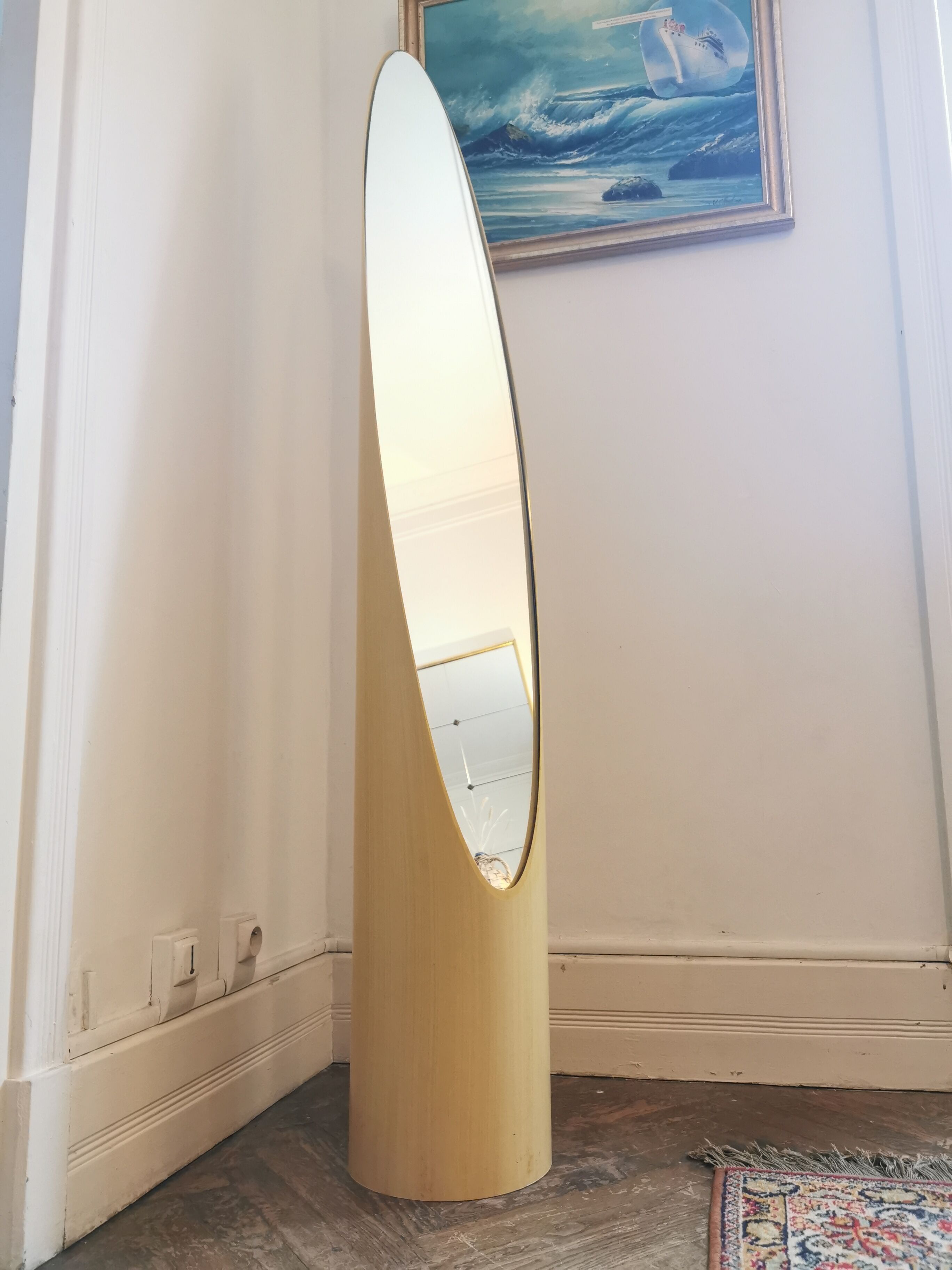 Mirror Unghia circa 1970