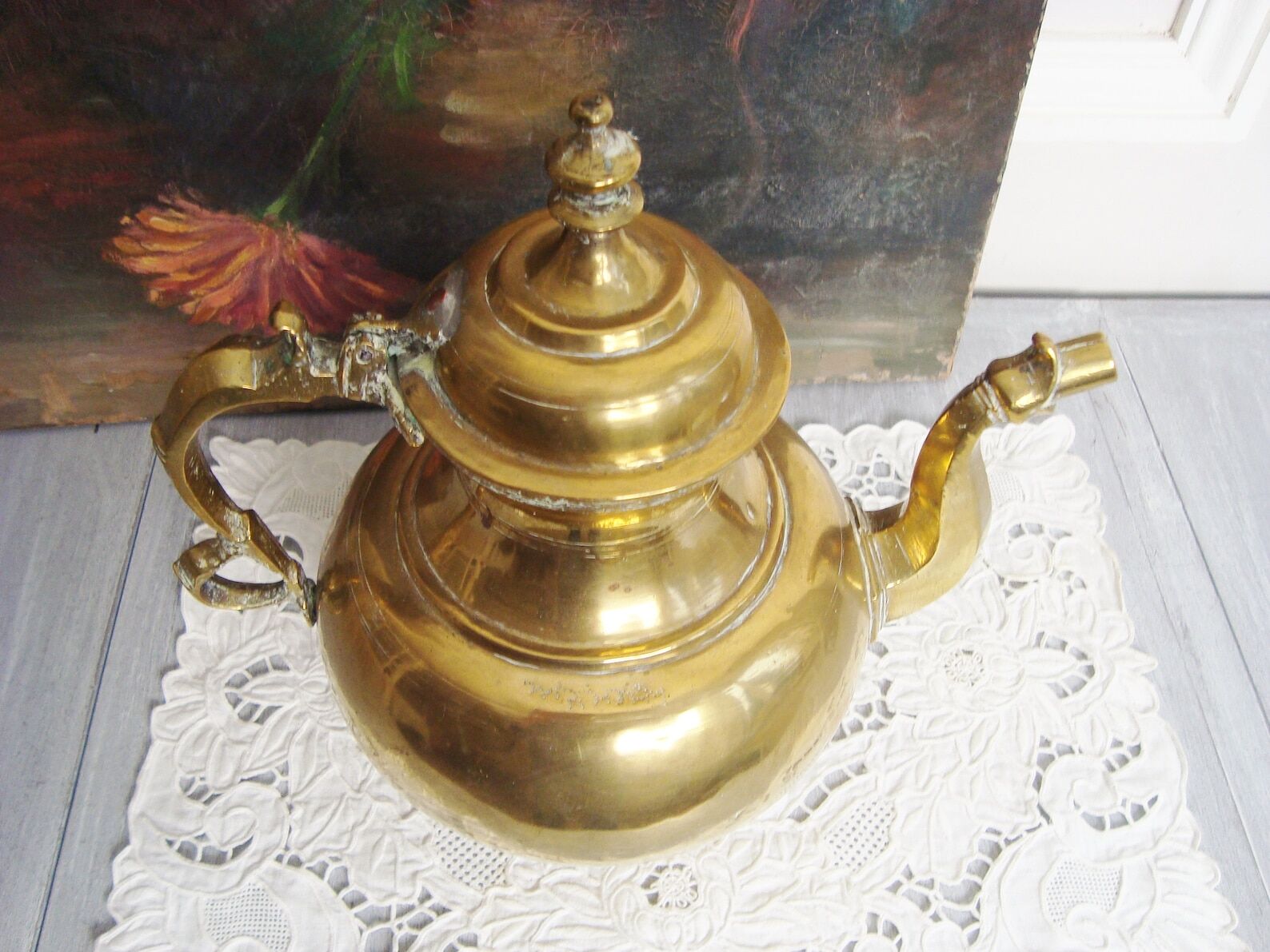 Vintage teapot signed brass decoration of North African style