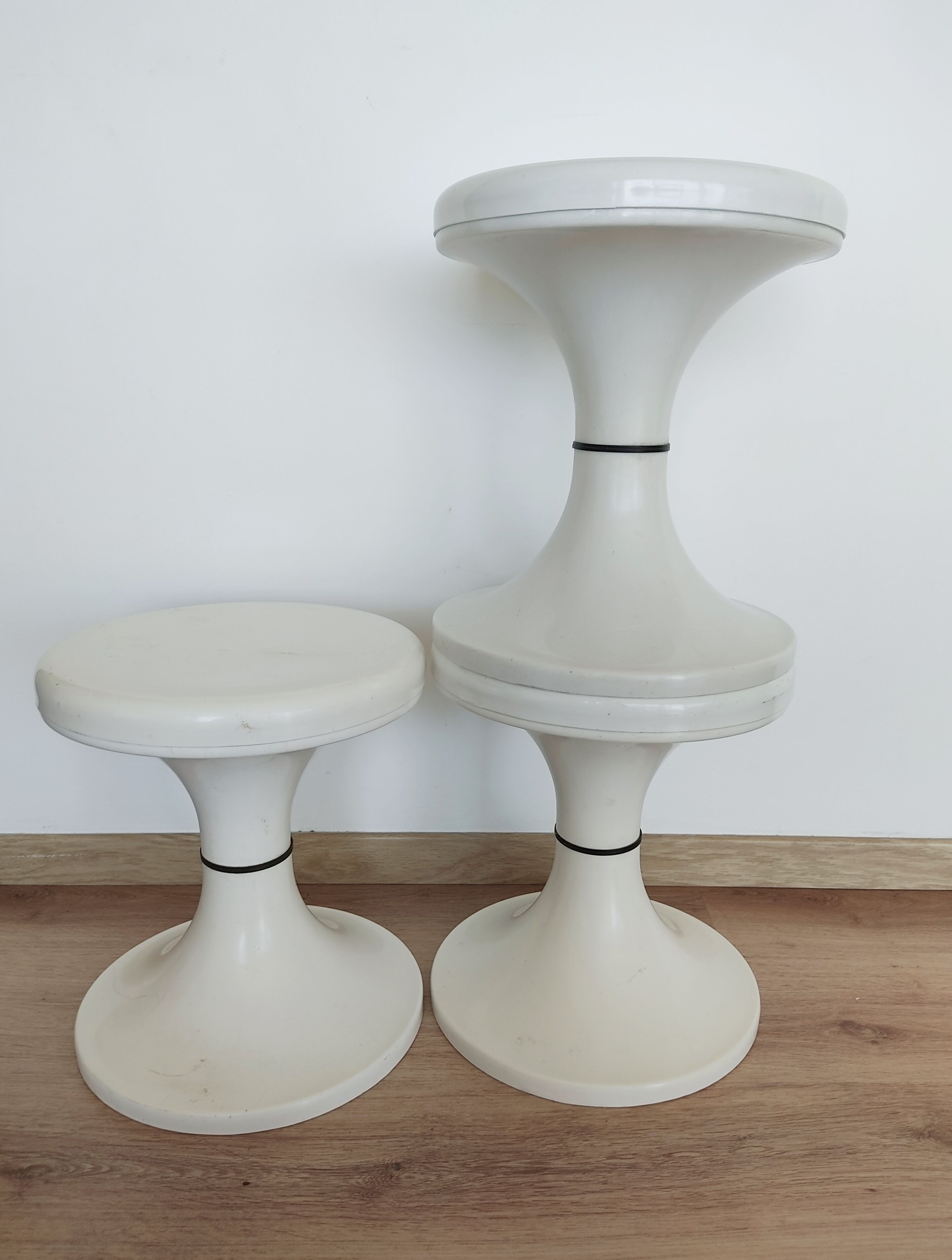 Set of 3 white tam tam stools