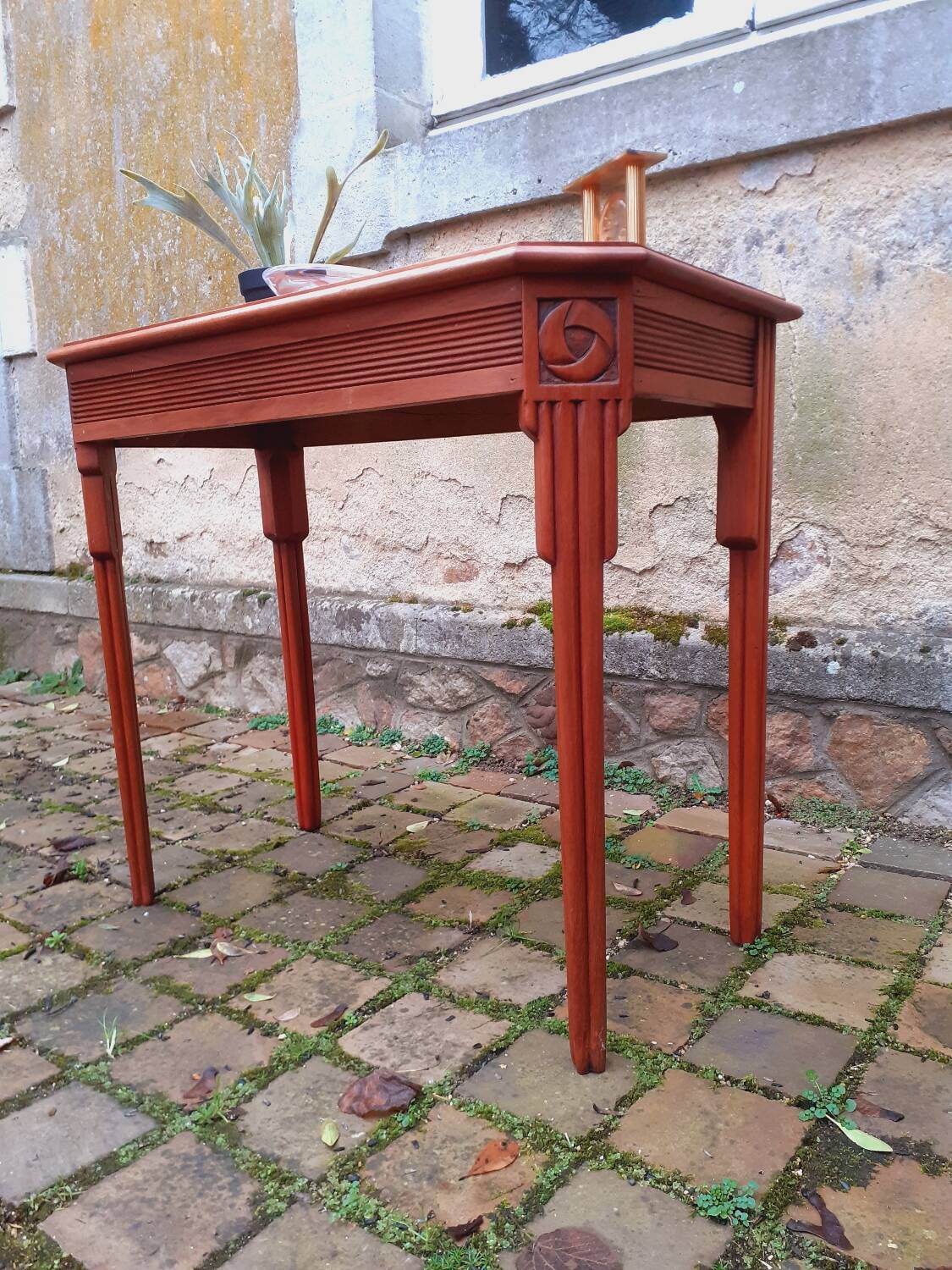 Art Deco wooden console from the 1920s.