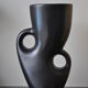Vase noir céramique vintage forme libre