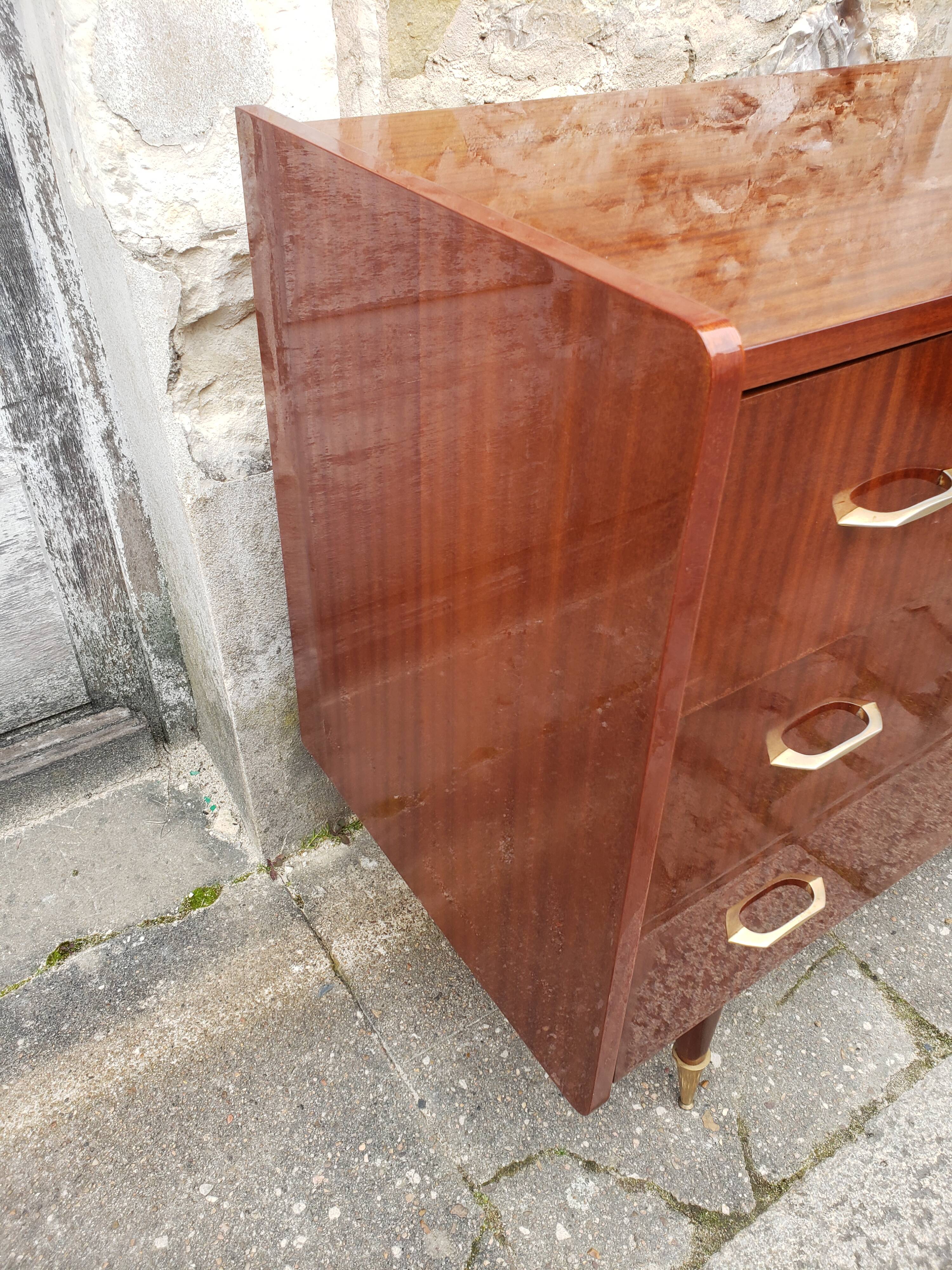 Commodity vintage right foot