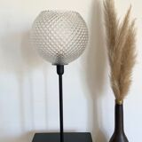 Lampe à poser avec un grand globe ancien et un pied doré