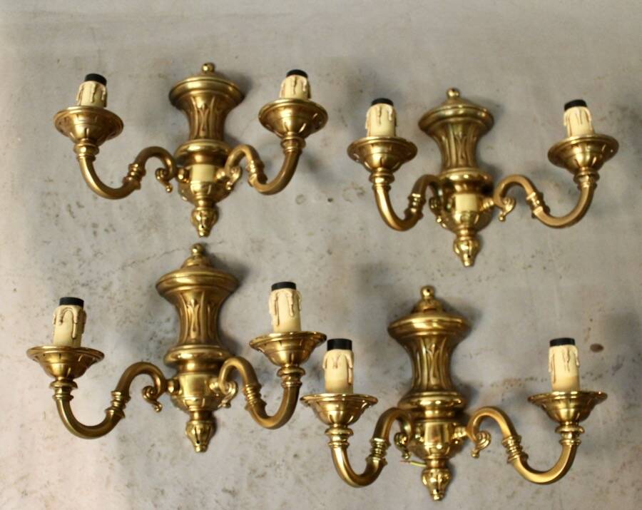 Set of 4 bronze wall lights