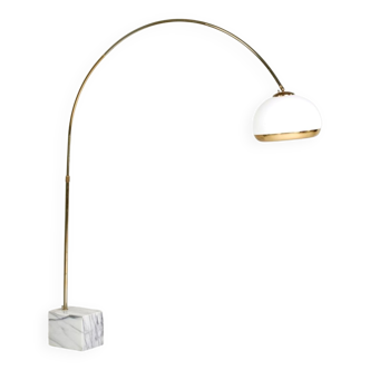 Arc floor lamp by Harvey Guzzini brass model
