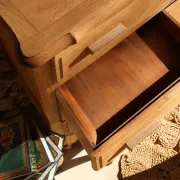 Small antique chest of drawers in light oak – 3 drawers