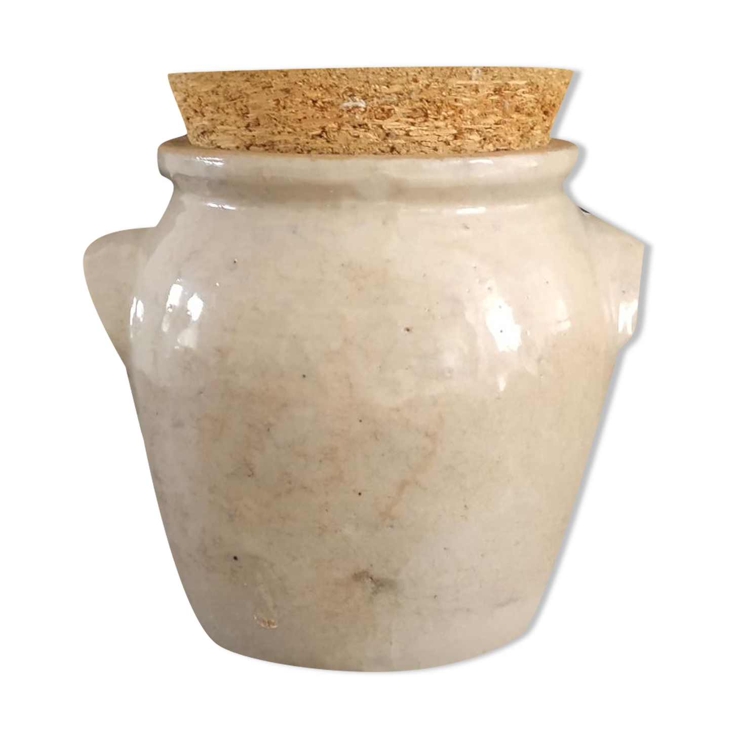 Greige sandstone pot with lid
