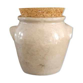 Greige sandstone pot with lid