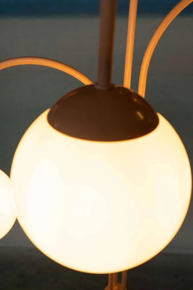 Minimalist floor lamp cascade space age white