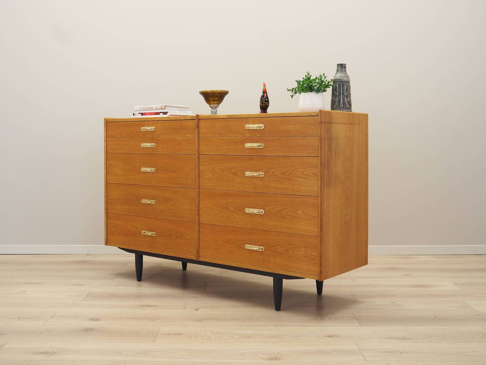 Commode en frêne, design danois, années 1960, fabricant : Lyby Møbler