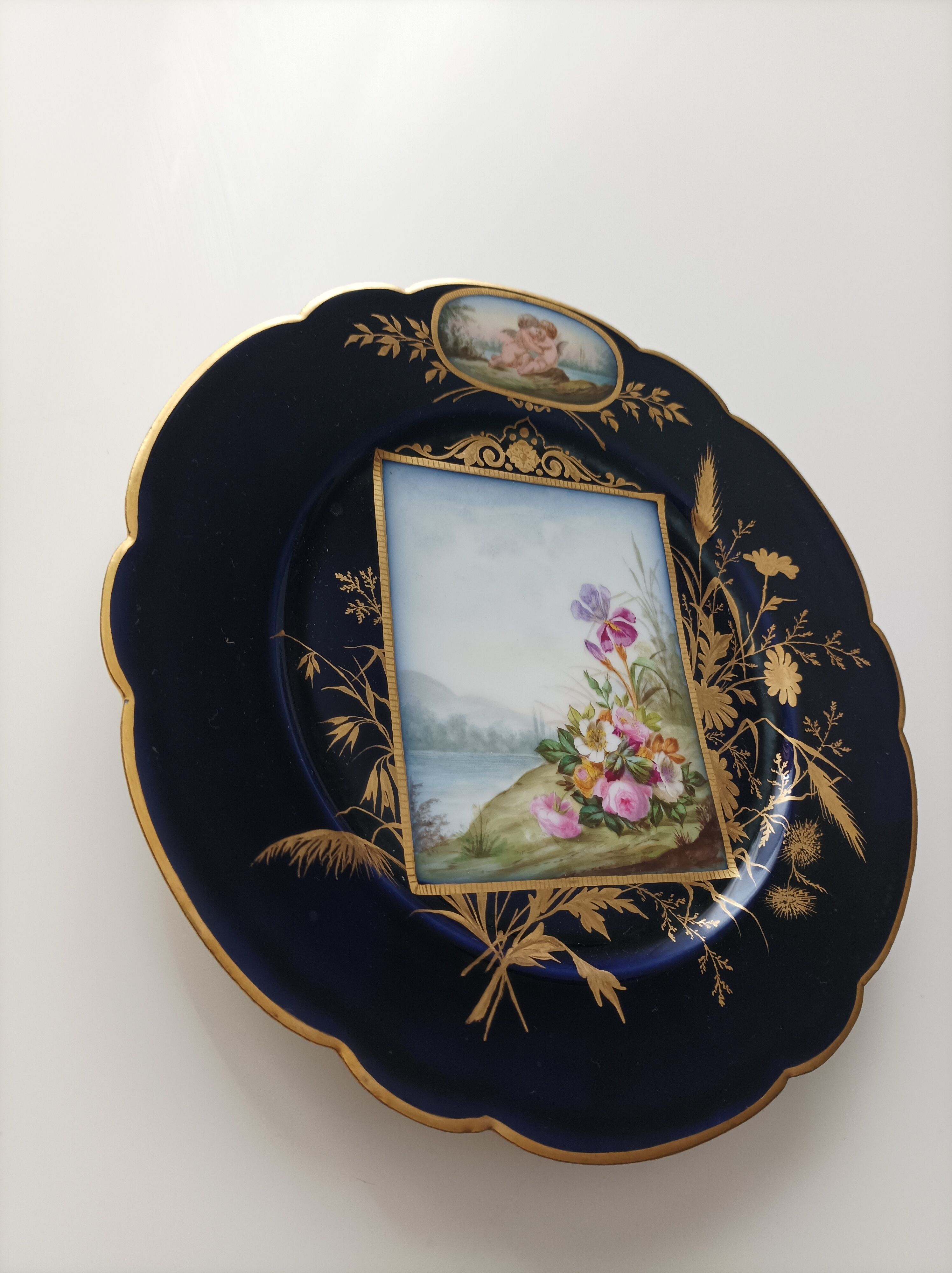 Assiette en porcelaine fine G Buisson Lyon