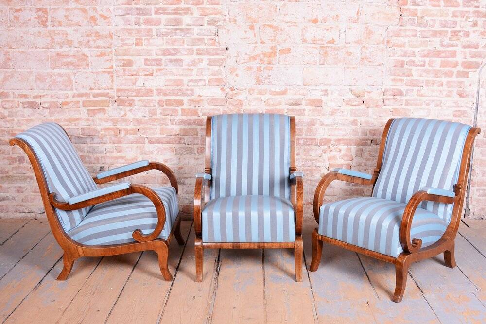 Biedermeier Armchairs in Oak, Spruce and Walnut, Austria, 1830s, Set of 2