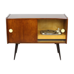 Buffet avec tourne-disques