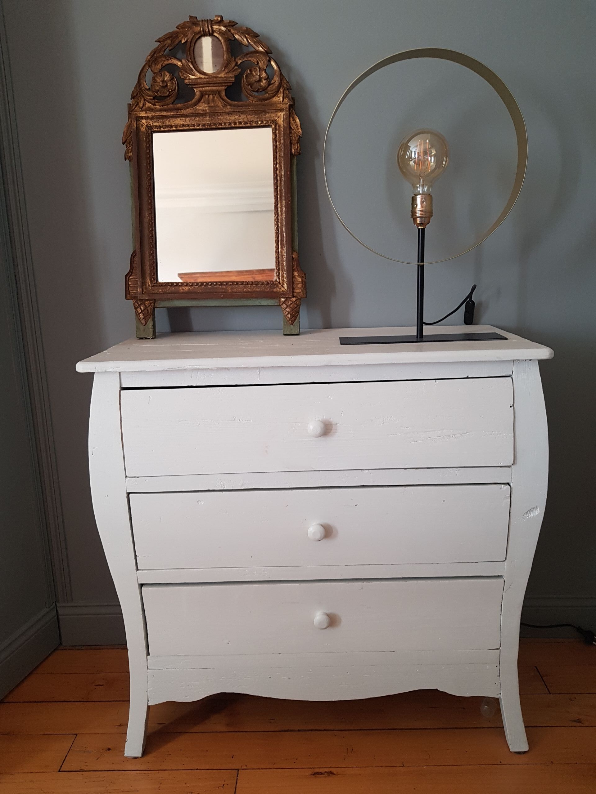 White chest of drawers 3 drawers
