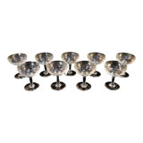 9 coupes à champagne en verre soufflé et gravé