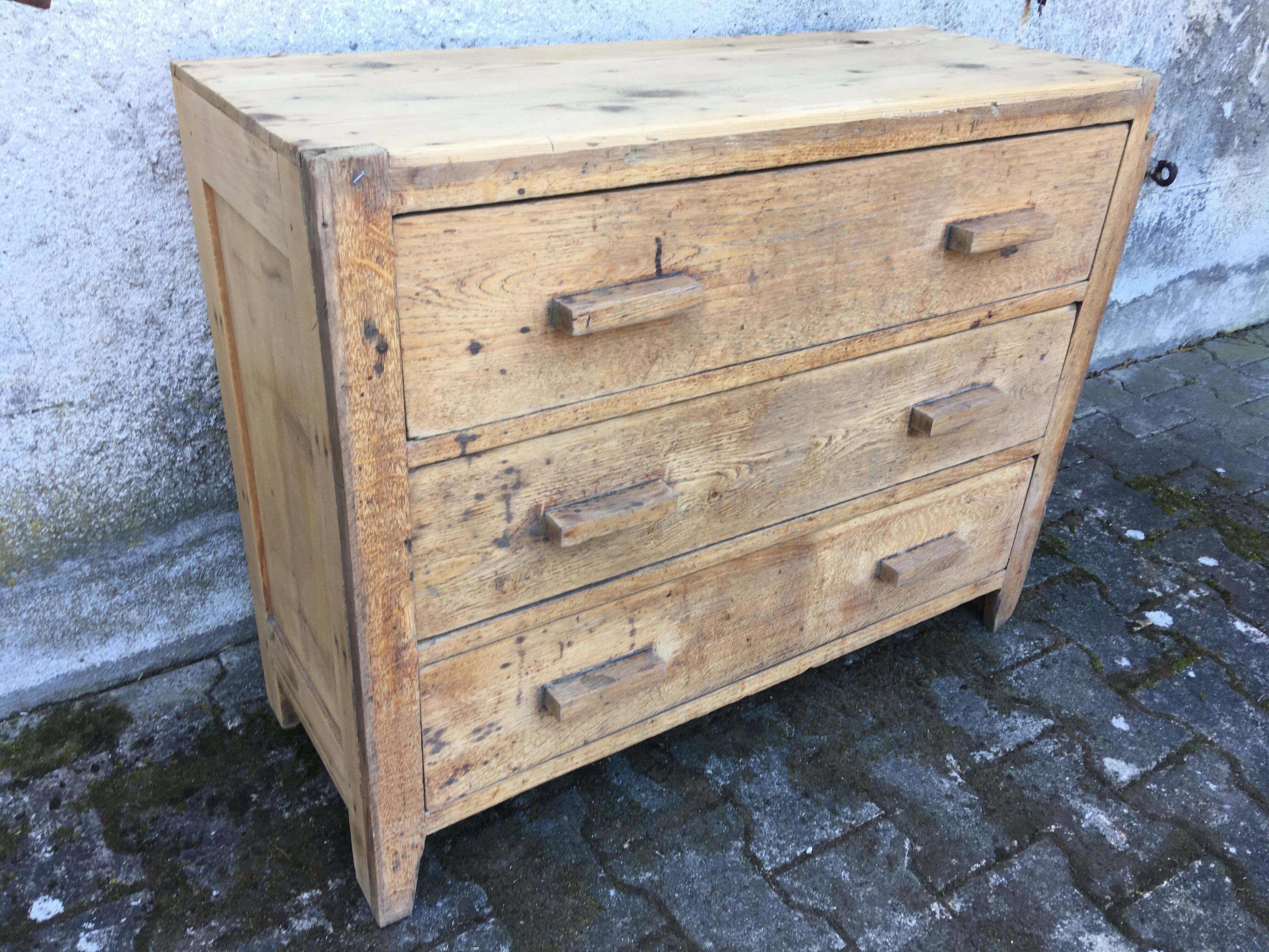 Old retro vintage chest of drawers 3 drawers wooden crude façade oak