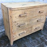 Old retro vintage chest of drawers 3 drawers wooden crude façade oak