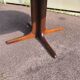 Extendable round table for 4 to 6 people, wood.
