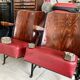 Paire de fauteuils de cinéma vintage