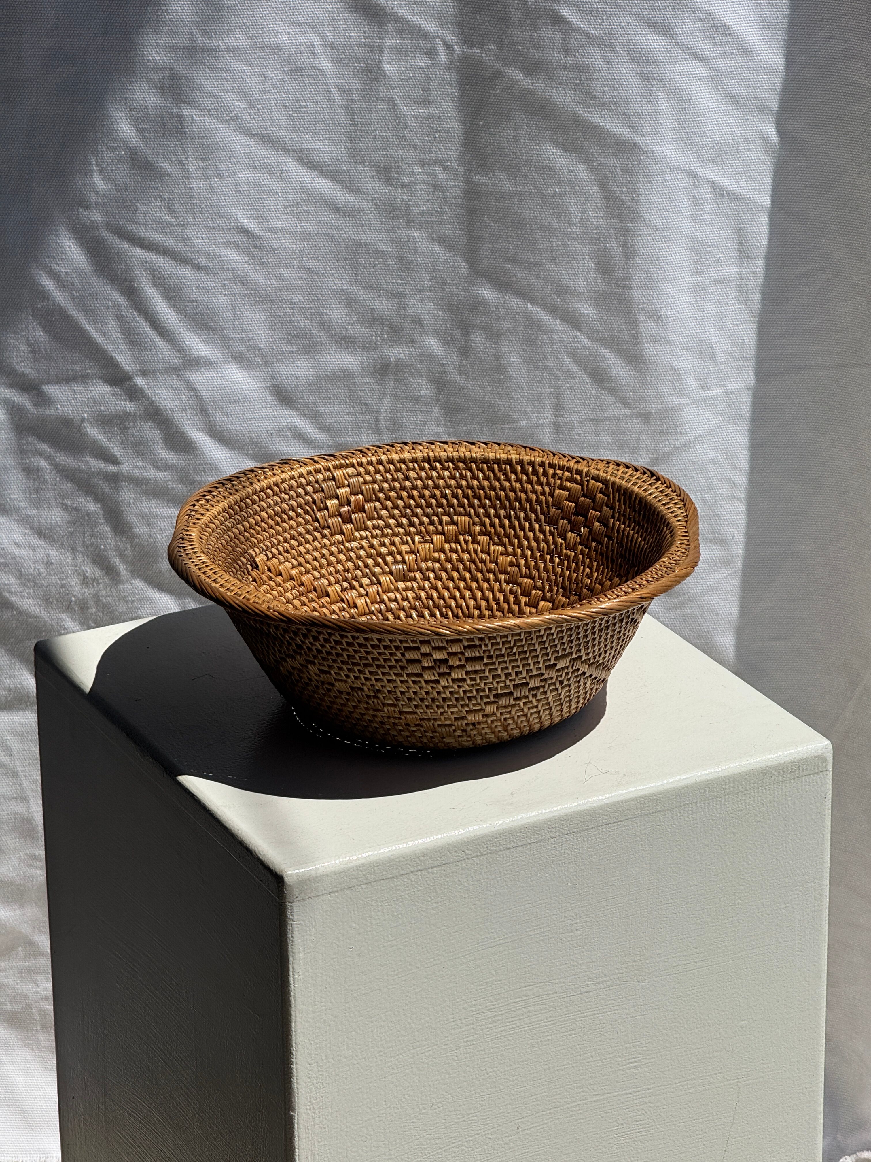 Handcrafted Indonesian rattan flower-shaped basket D26 H8