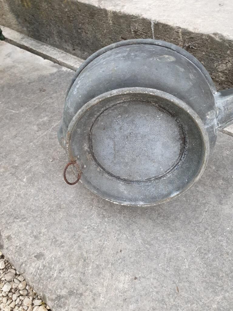 Long-billed zinc watering can
