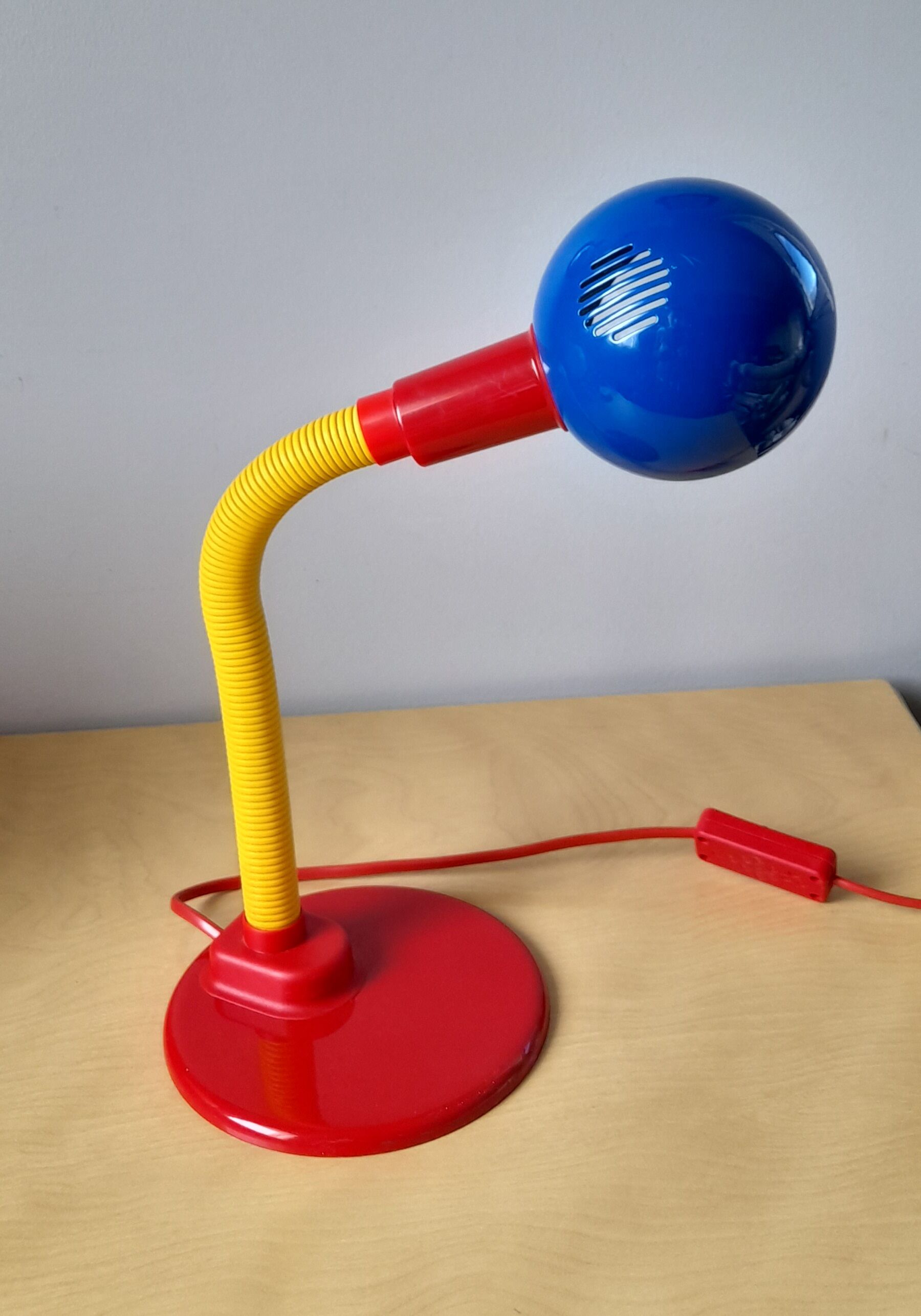 Desk lamp
