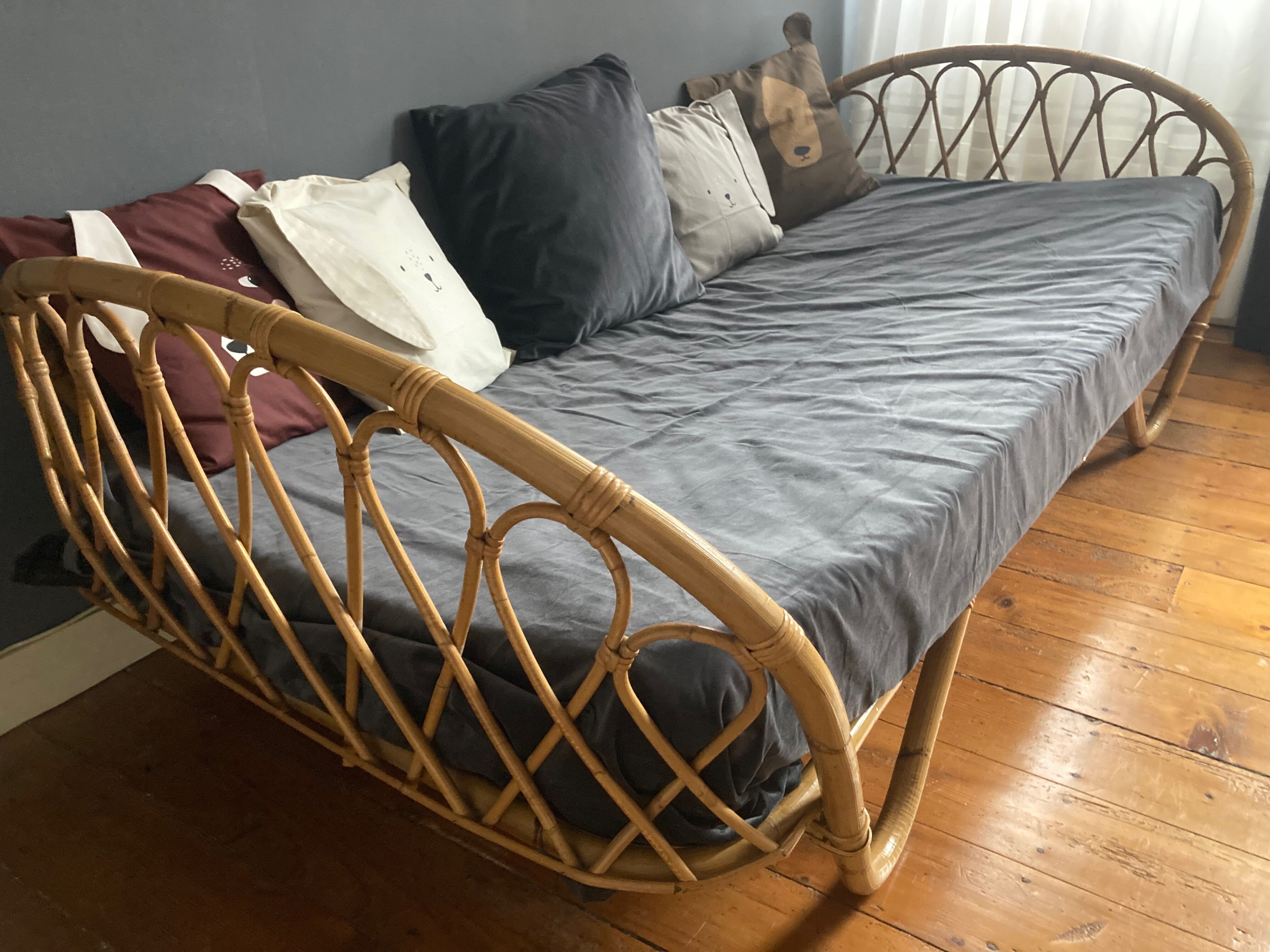 Rattan bed 1 place