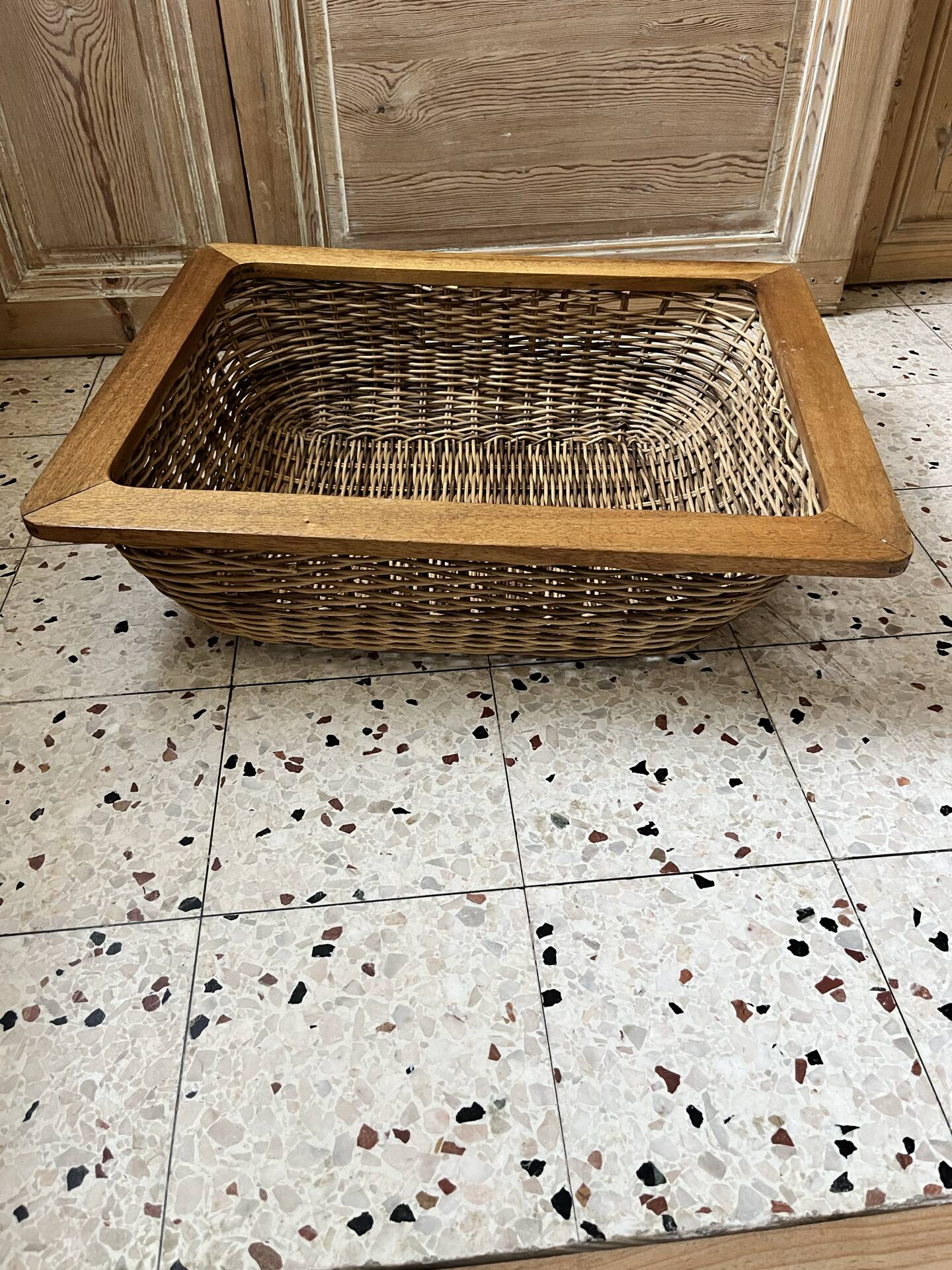 Panier en osier et bois 