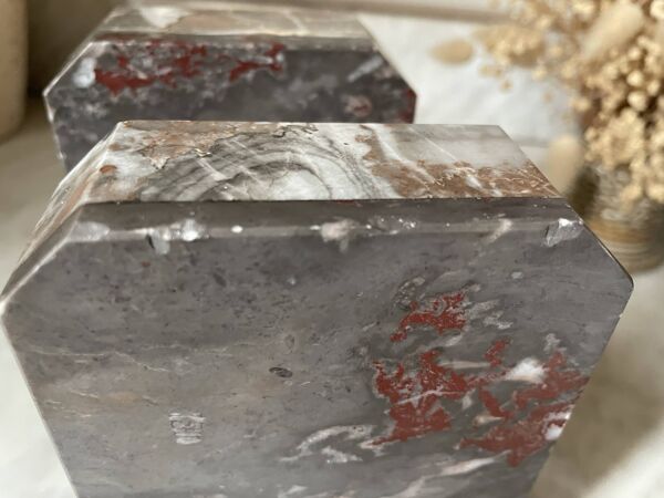 Paire de serre-livres en marbre Art déco