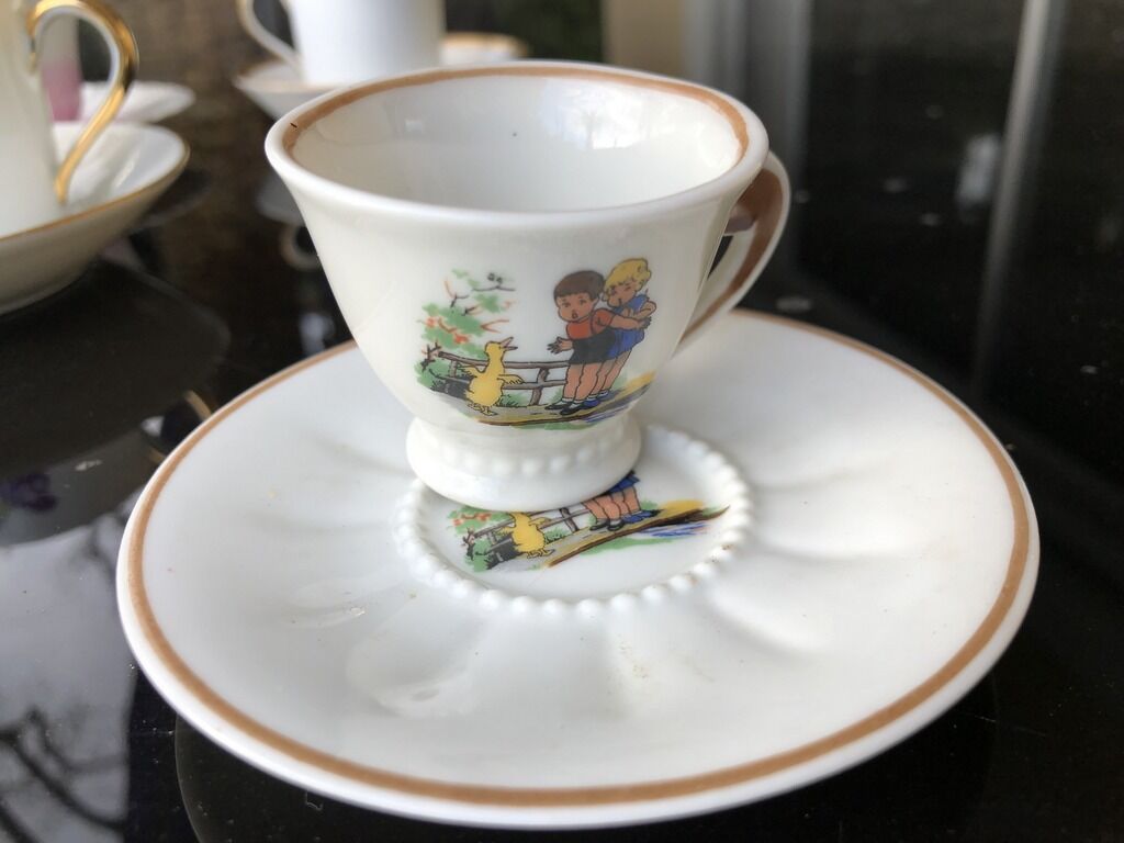 6 coffee cups assorted their subcup