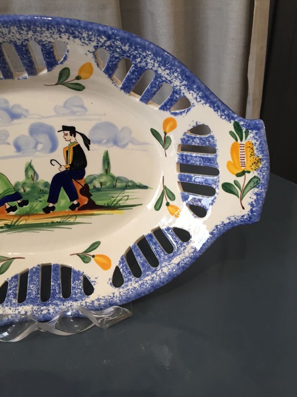 Fruit cup gabriel fourmaintraux breiz pierrick a decor of a couple of bretons