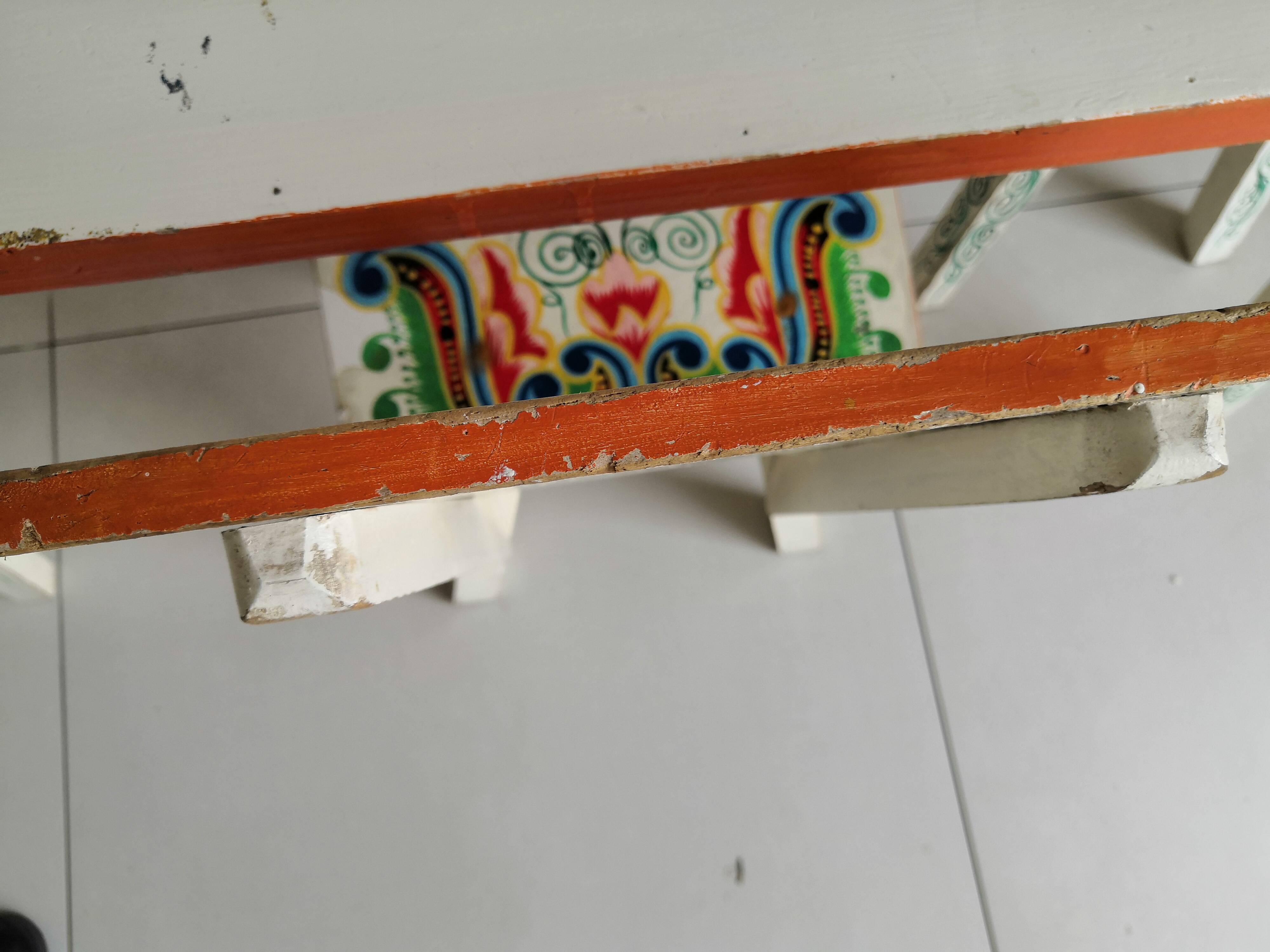 Table lounge - 4 ethnic vintage children's chairs