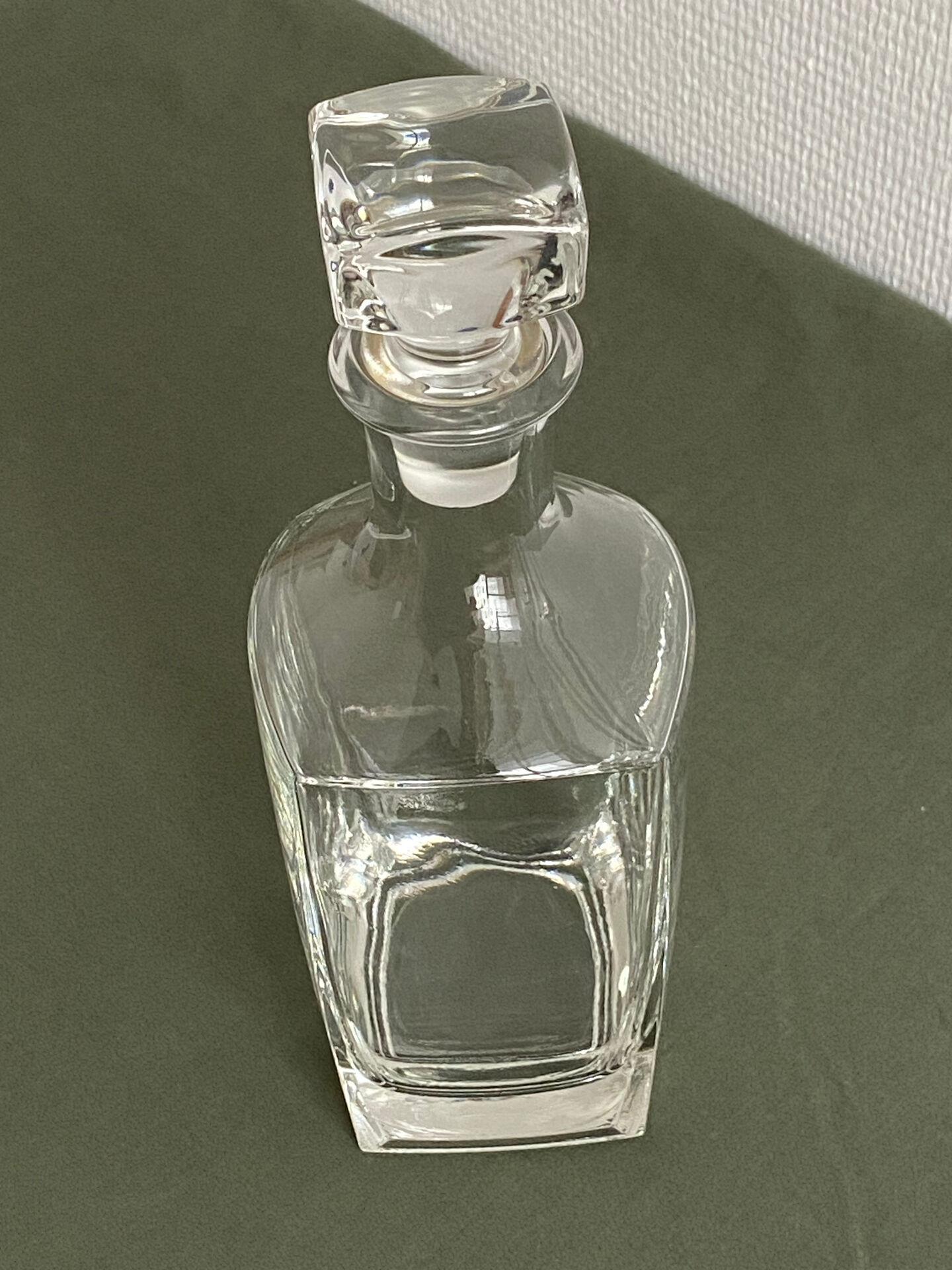 Glass carafe