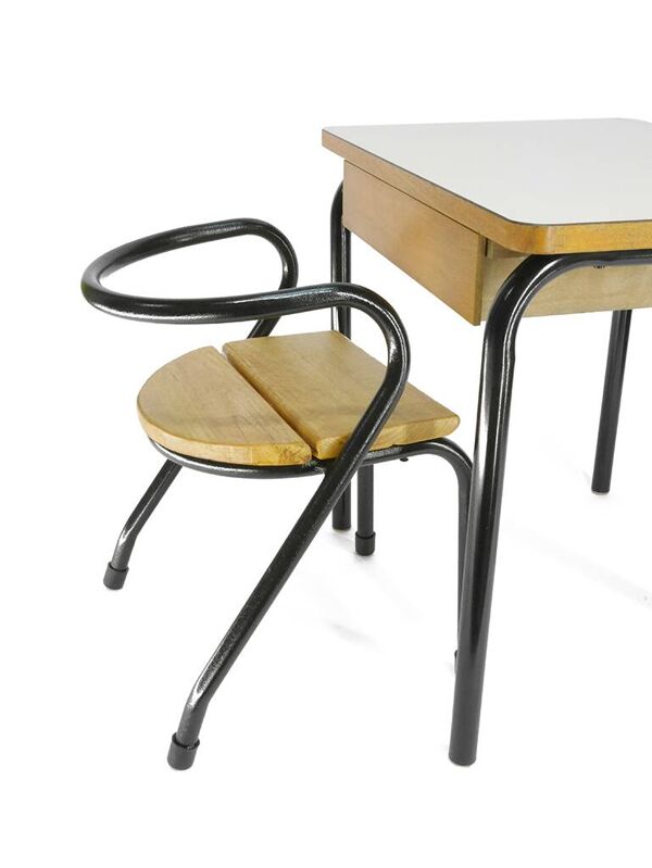 Bureau et chaise Mullca 300