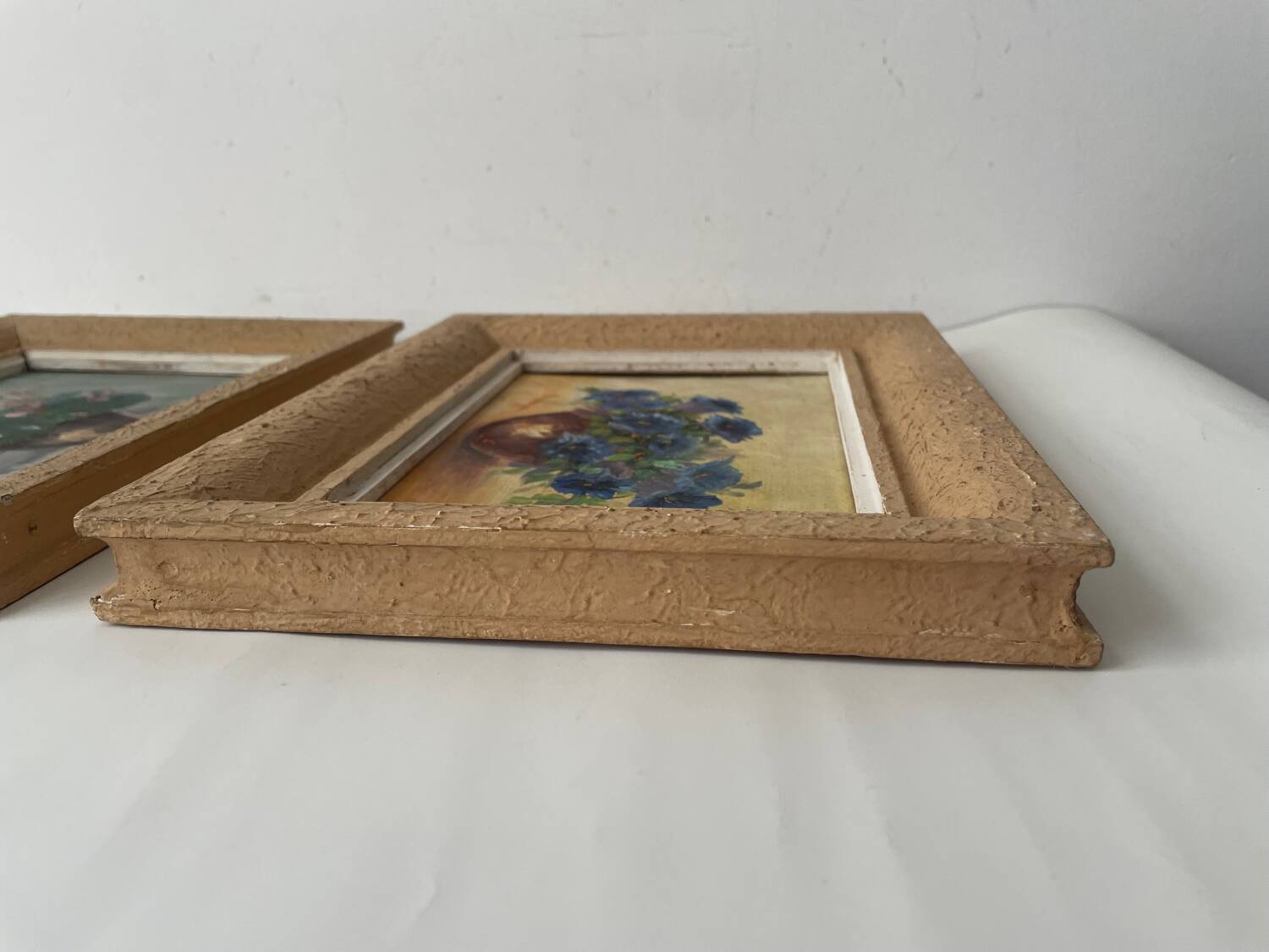 Pair of small paintings, bouquet of flowers