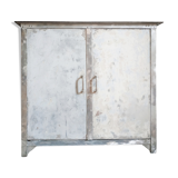 Metal furniture patinated colors