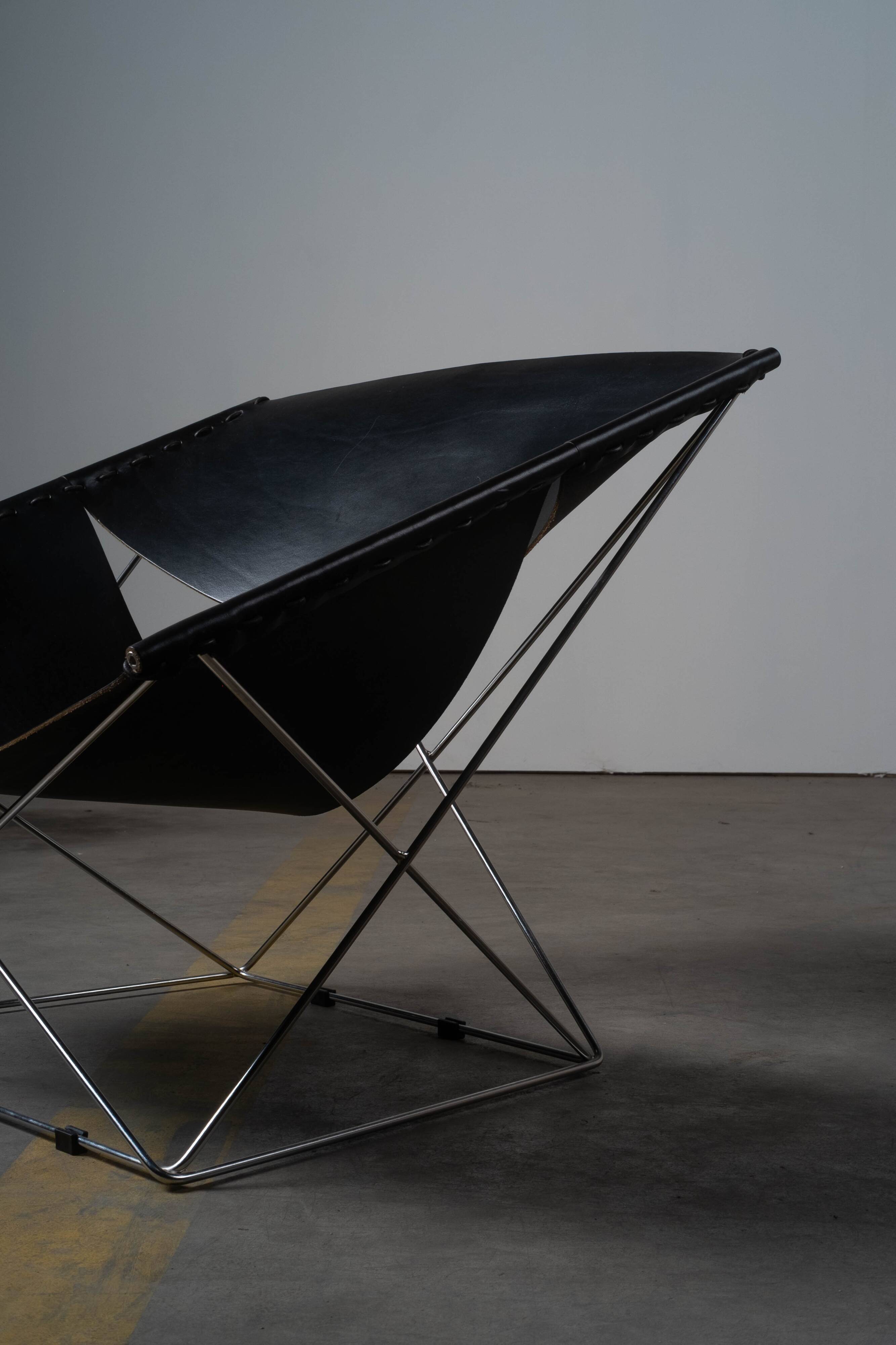 Pierre Paulin - Artifort F675 Butterfly chair