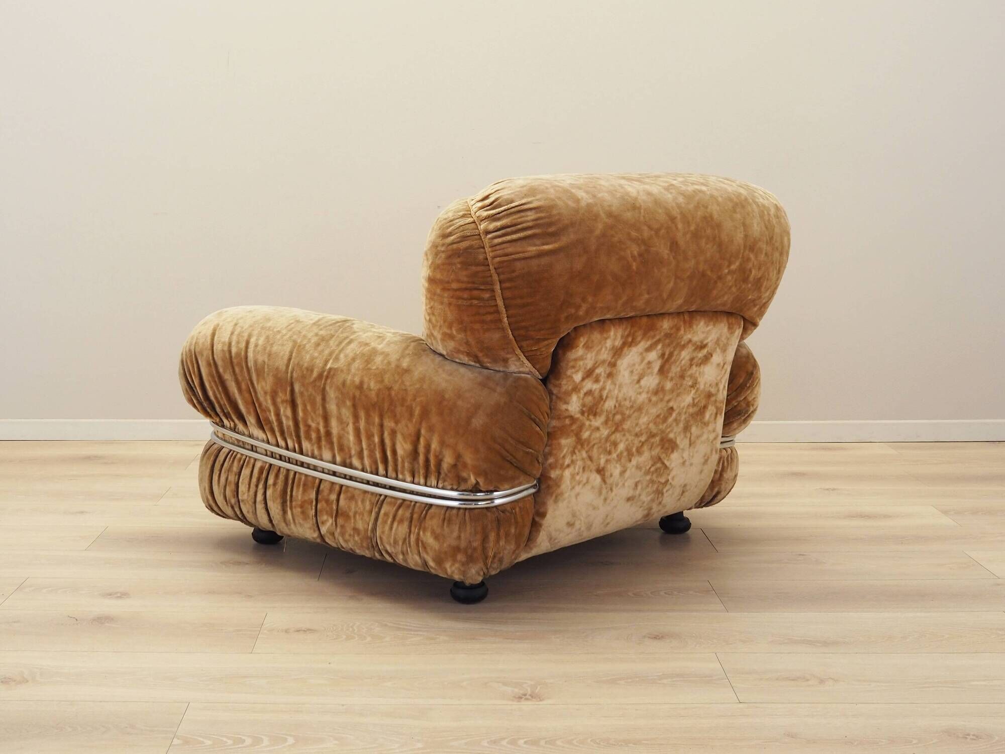 Velour armchair, Italian design, 1970s, production: Italy
