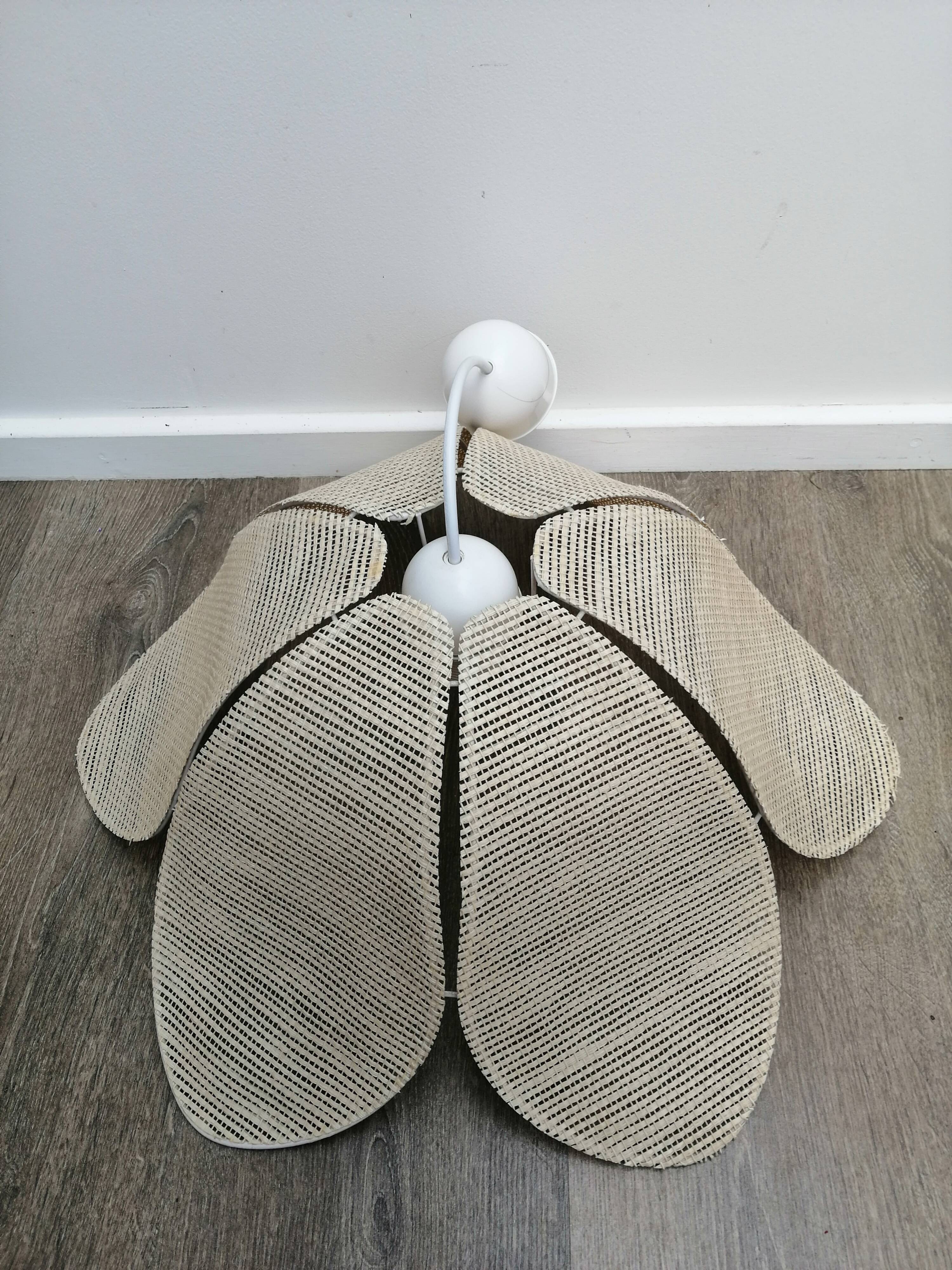 Suspension en forme de fleur de lotus