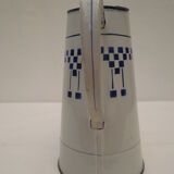 Enamelled pitcher, lustucru décor