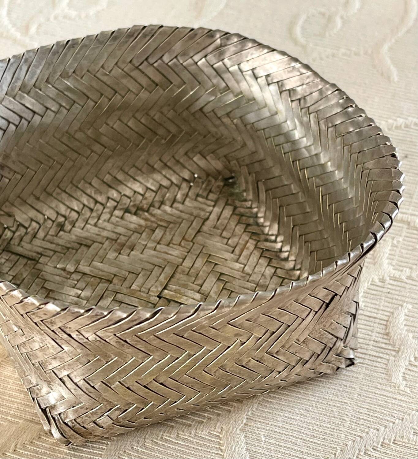 Woven alpaca catchall tray