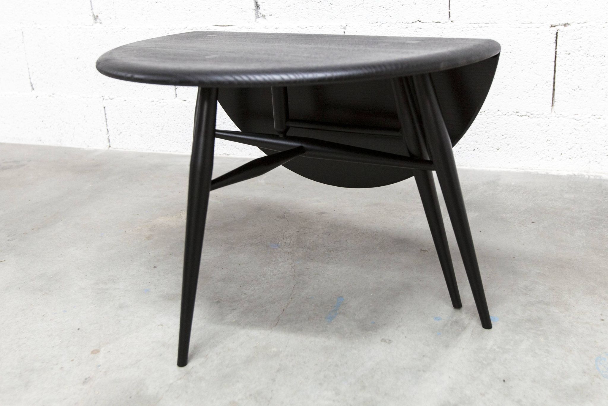Table basse Ercol 1960 modèle 308  coffee table demi lune noir mate