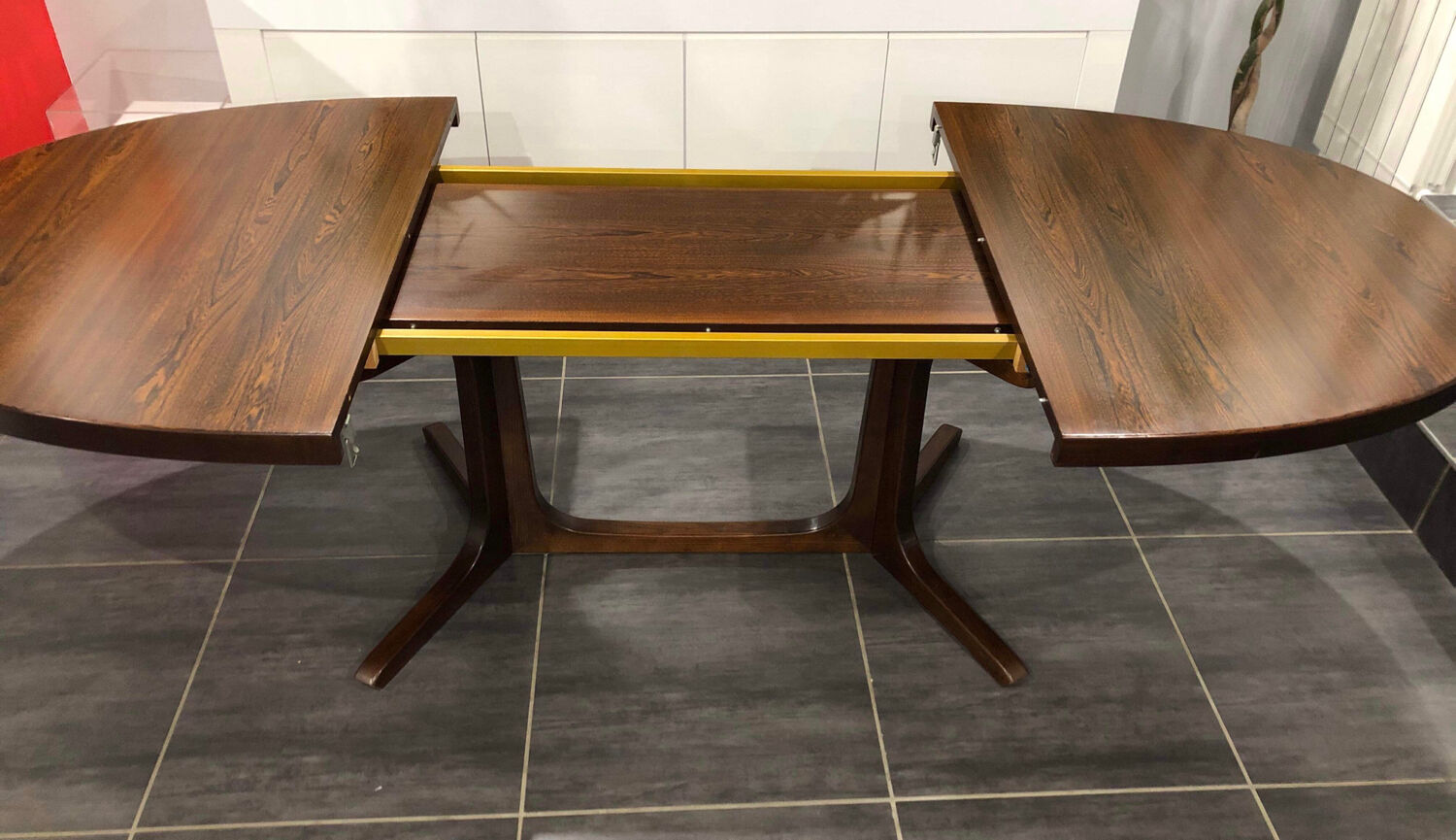 Baumann extendable table 1970s