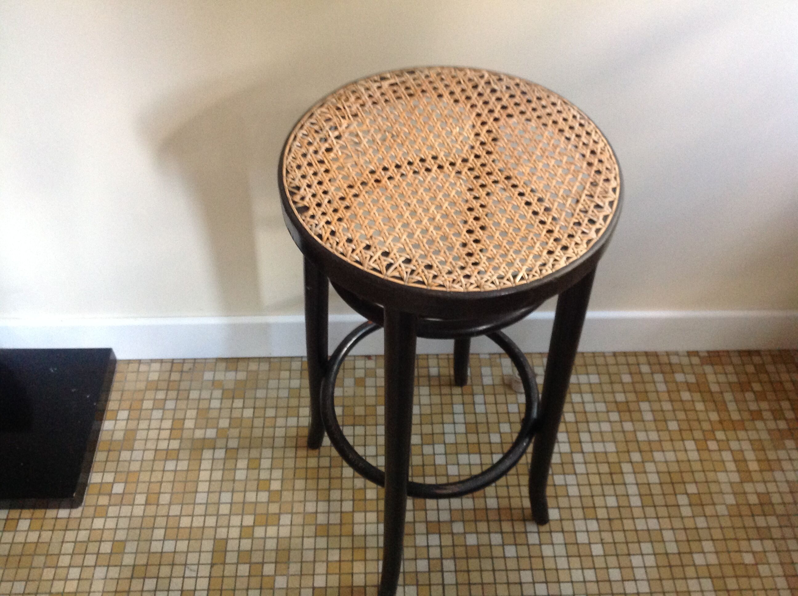 Bar stool