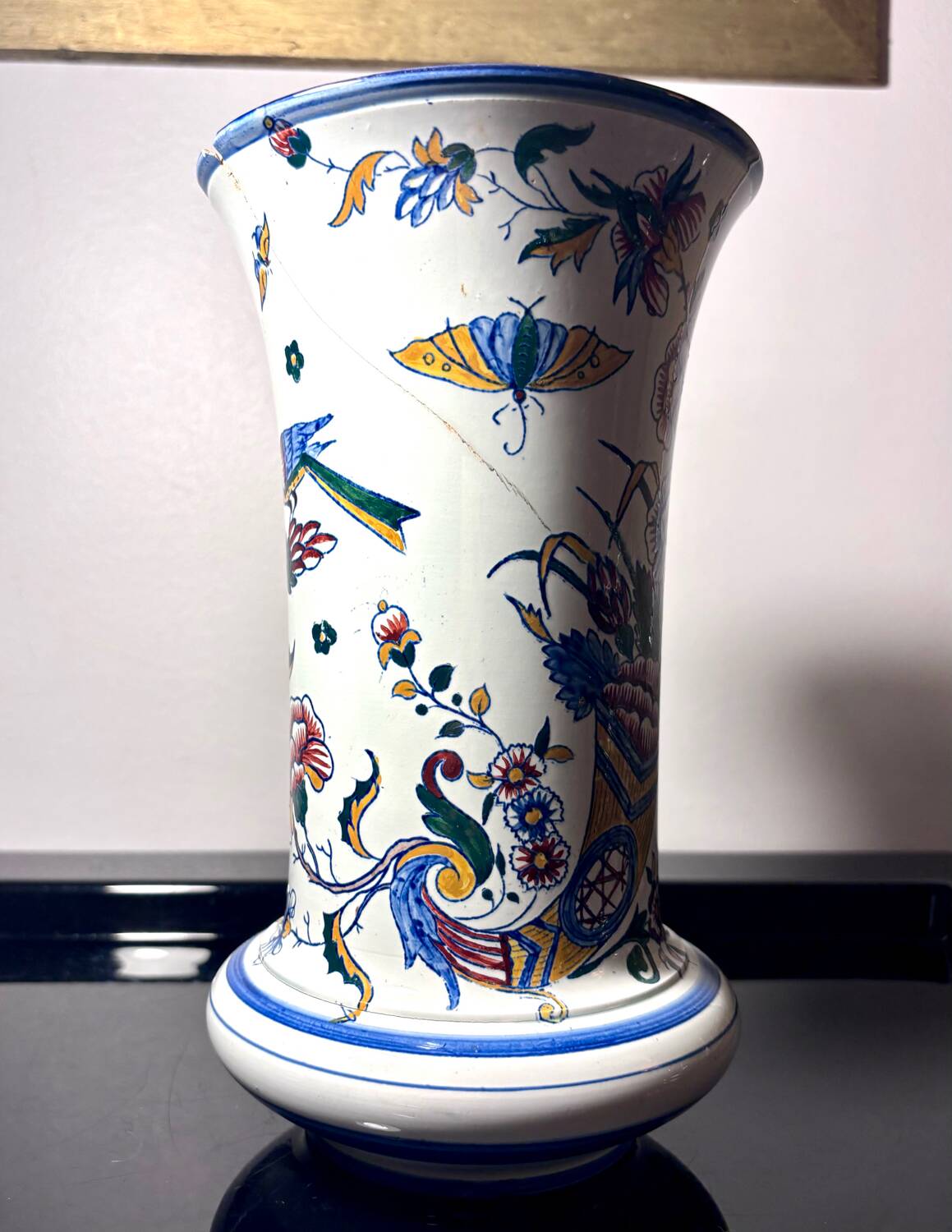 Vase Gien for restauration