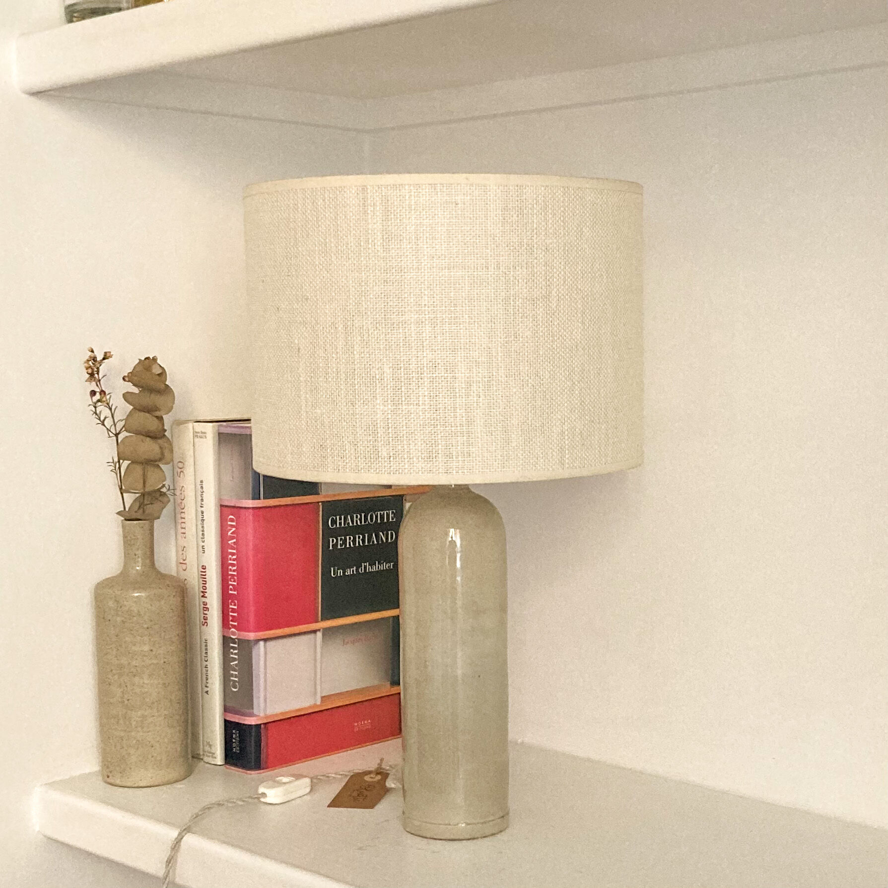 Lampe grès et jute tissée