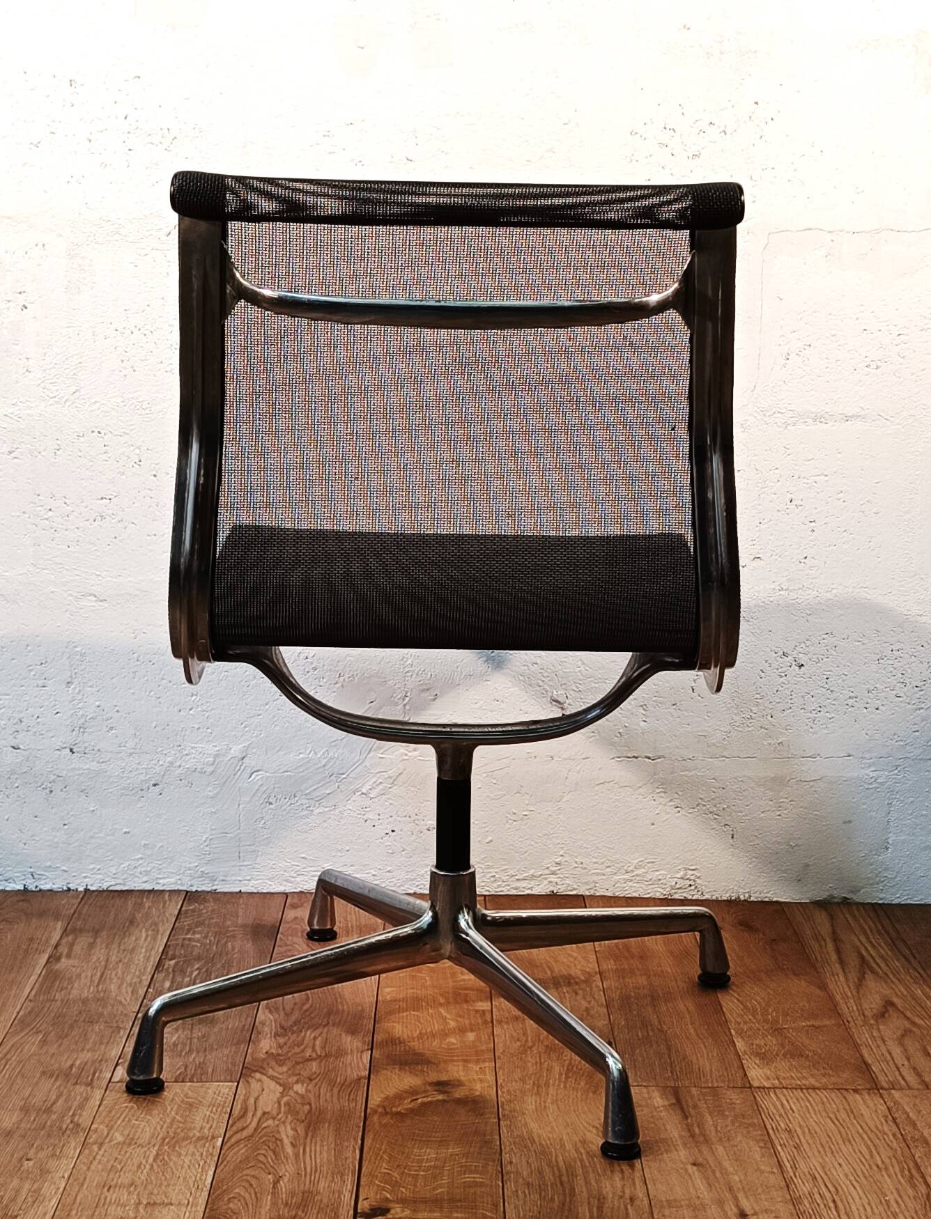 EA105 chair, Charles & Ray Eames